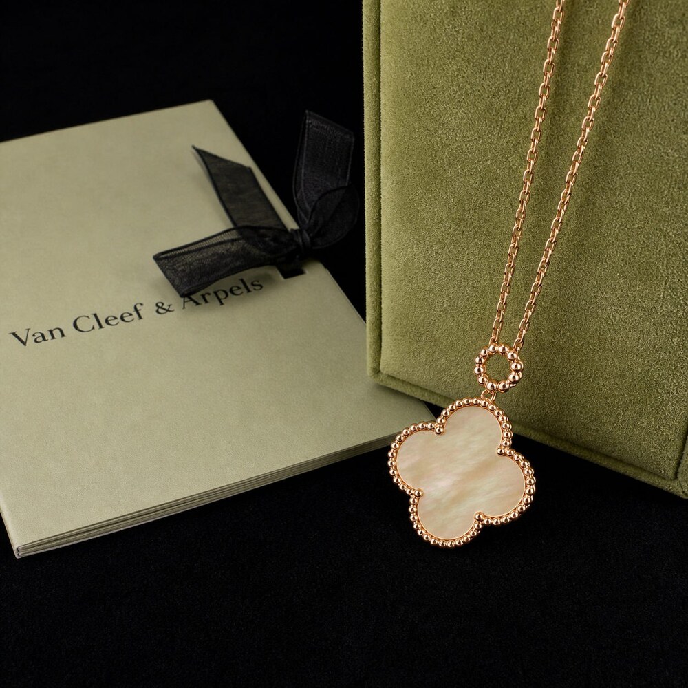 Van Cleef & Arpels Elegant Signature Necklace Style 8 | New with Box - Picture 3 of 9